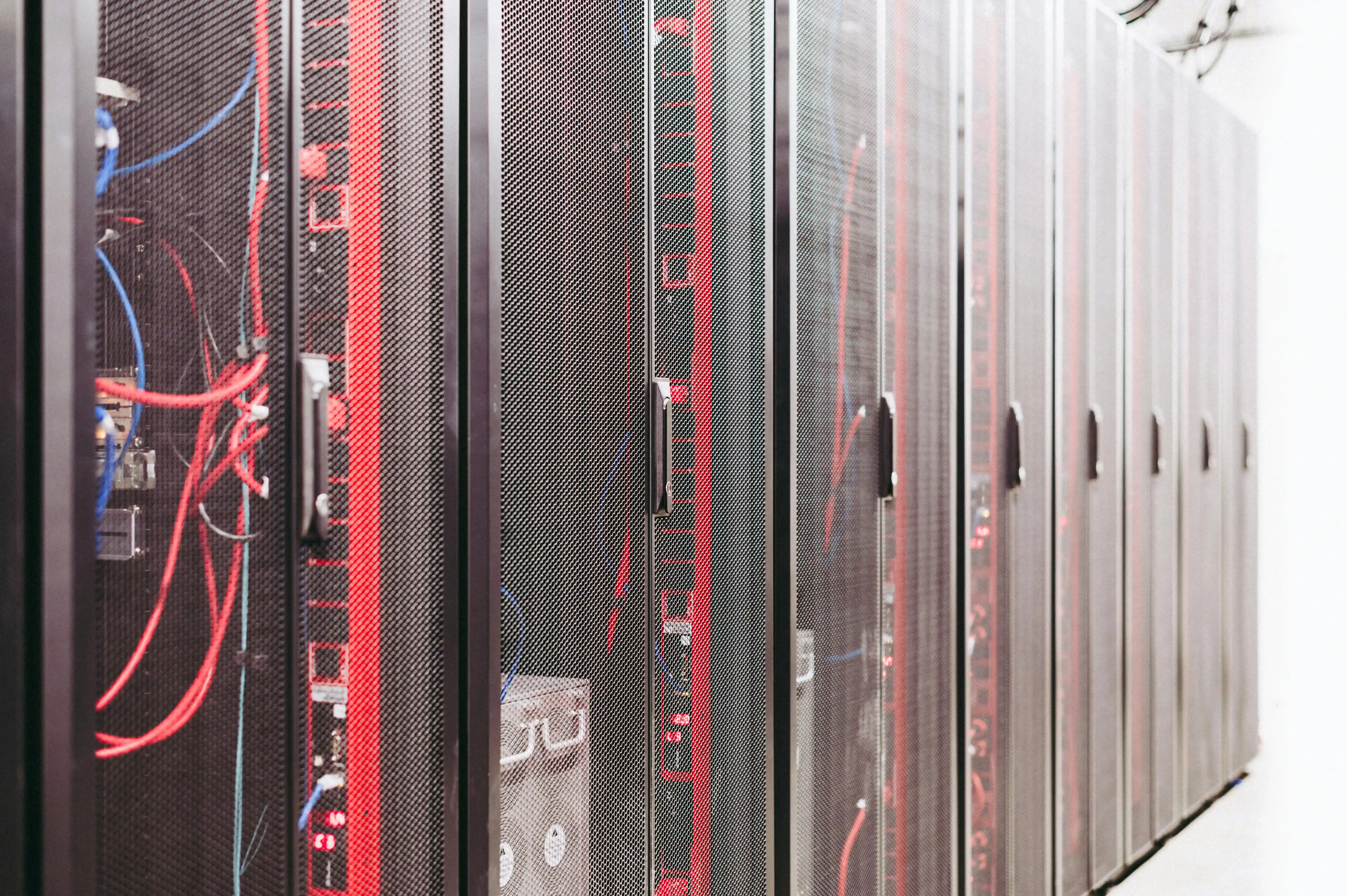 Directed Cooling Response Keeps High-Heat Server Zone Stable With No Hardware Failures